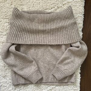 Abercrombie & Fitch Off-Shoulder Sweater - Beige
